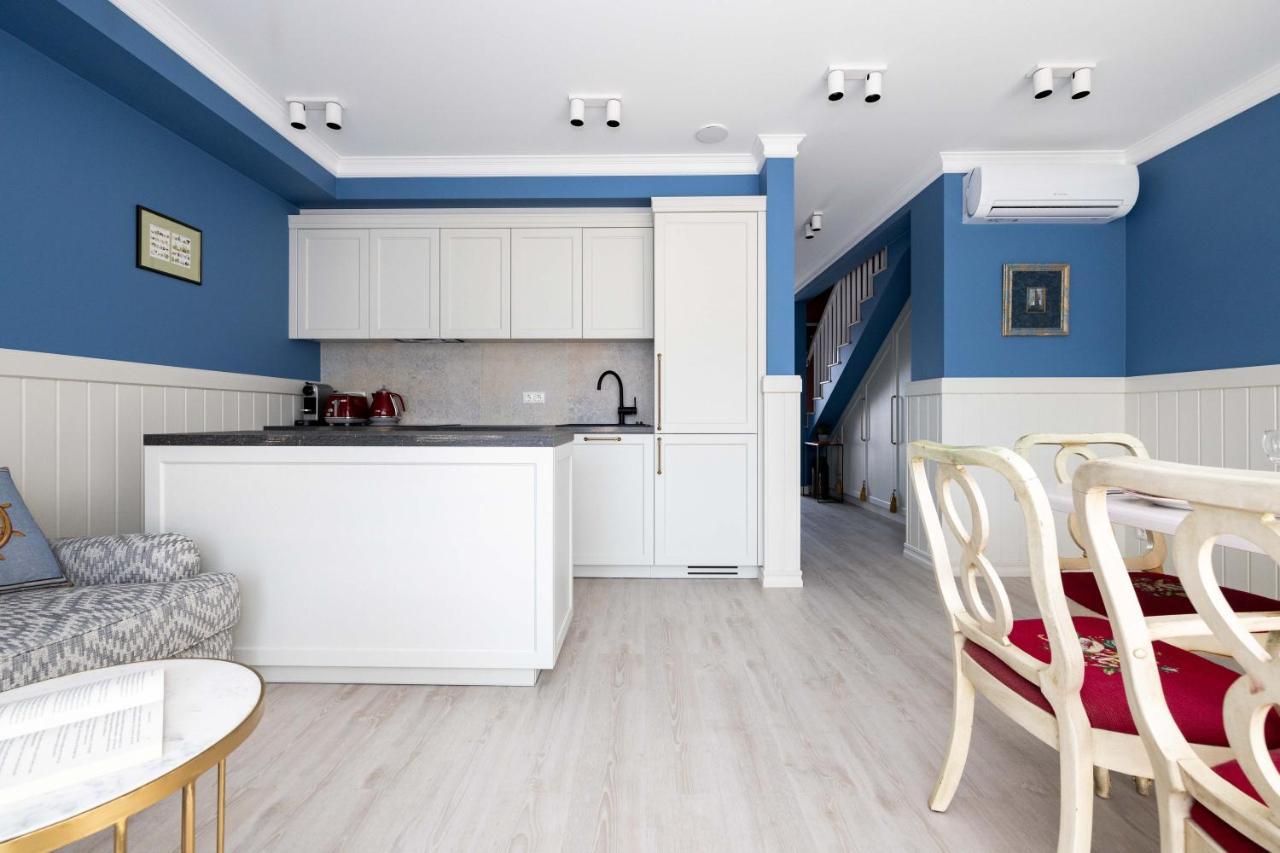 Summer Breeze House, By Cohost Apartment *