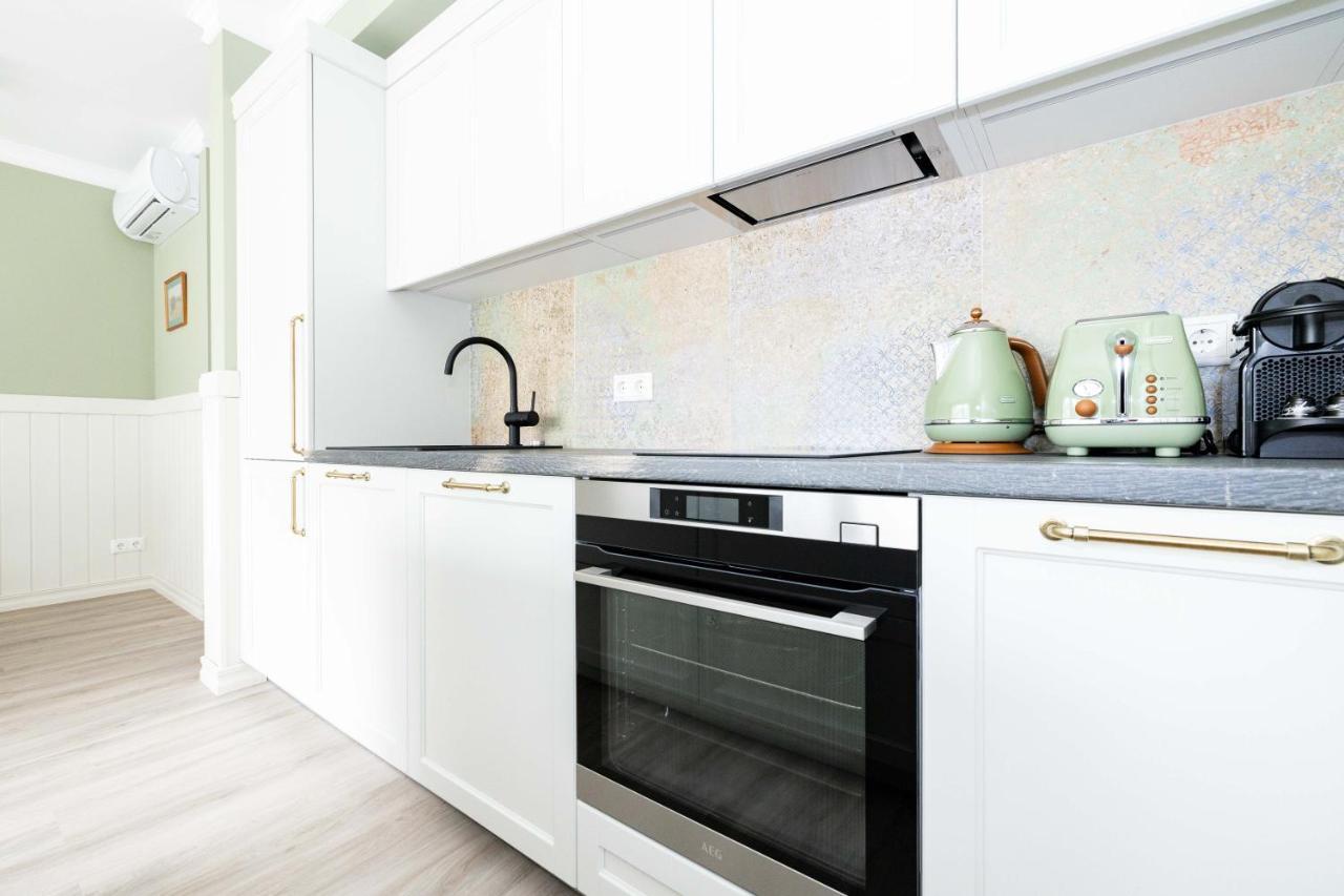 Summer Breeze House, By Cohost *