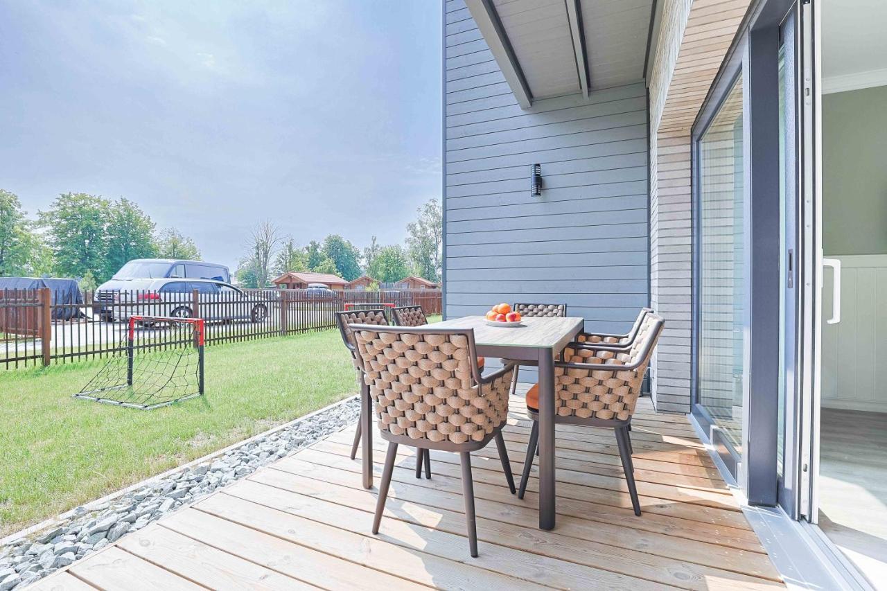 Summer Breeze House, By Cohost *